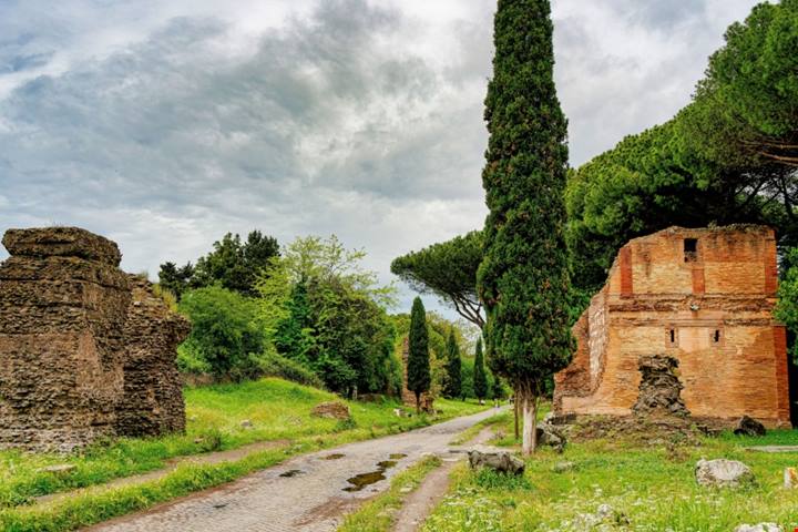 Roma a pedali: in occasione della volata finale del Giro d’Italia andiamo alla scoperta del Parco dell’Appia Antica con Continental | PaesiOnLine