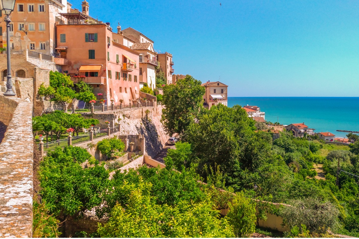 borgo-medievale-di-grottammare-sul-mare-adriatico_s=1024x1024&w=is&k=20&c=hdY2nwSGQiUnX5y7JqhIsmcfqeQDe6gPhy0AFmbA09E=