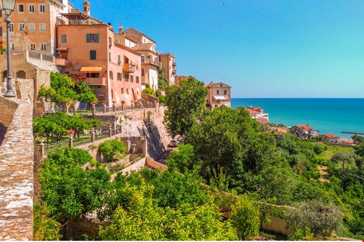 borgo-medievale-di-grottammare-sul-mare-adriatico_s=1024x1024&w=is&k=20&c=hdY2nwSGQiUnX5y7JqhIsmcfqeQDe6gPhy0AFmbA09E=