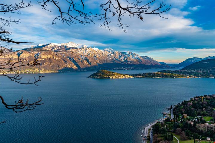 Tra betulle e faggi si nasconde uno dei balconi più belli sul Lago di Como: questo santuario è una vera oasi di pace
