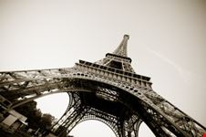 La Tour Eiffel dal basso