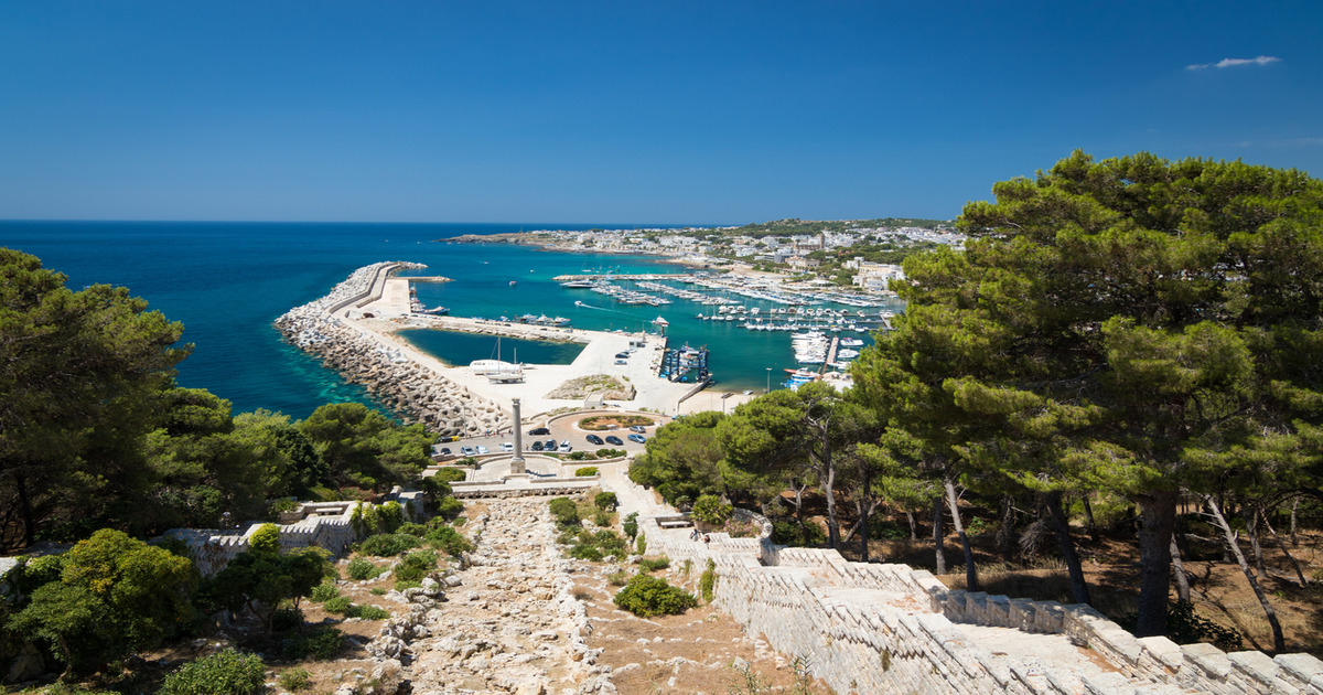 Spiagge da sogno e coste frastagliate: il borgo all'estremo sud del Salento è un vero e proprio paradiso per gli amanti del mare