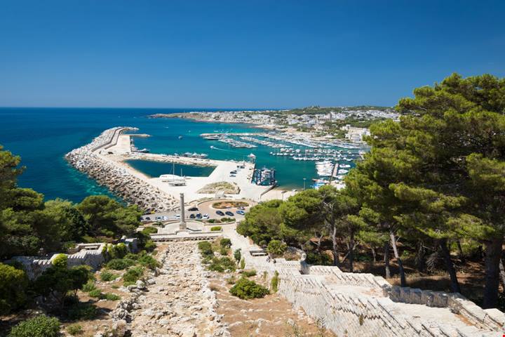 Spiagge da sogno e coste frastagliate: il borgo all'estremo sud del Salento è un vero e proprio paradiso per gli amanti del mare