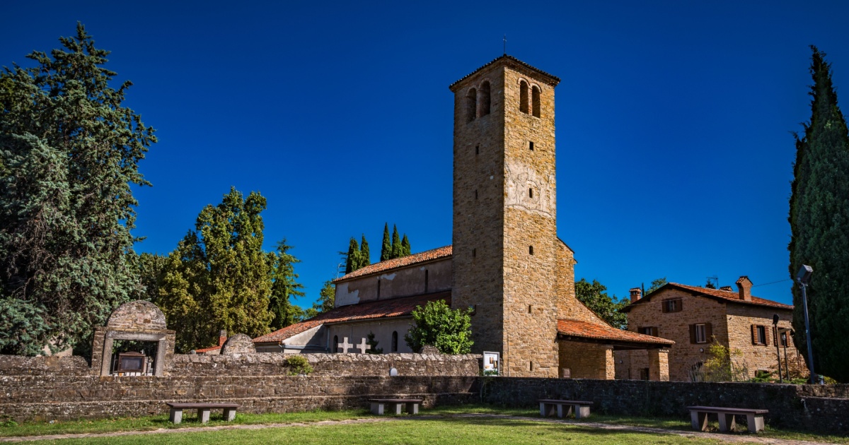 Un meraviglioso crocevia di culture e tradizioni: questo antico borgo in Friuli Venezia Giulia ha una storia contesa ma affascinante | PaesiOnLine