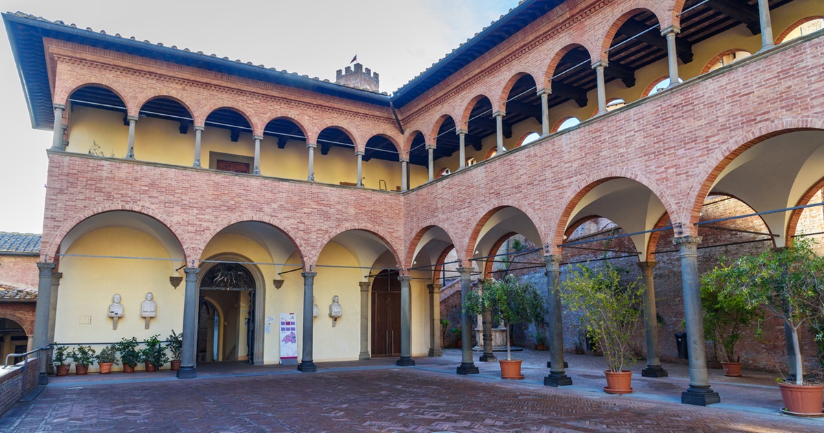 Nel meraviglioso centro medievale di Siena ci sono 3 località antichissime che puoi visitare totalmente gratis: ecco quali