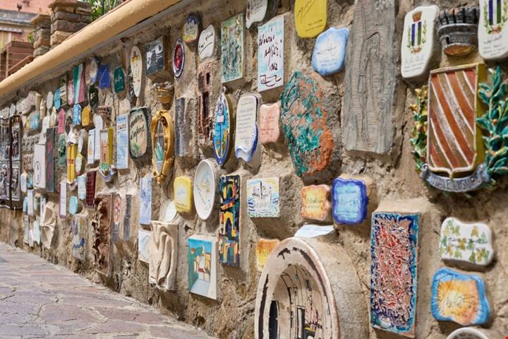 Questo meraviglioso borgo in Liguria è un'opera d'arte immersa nella natura: si dice sia stato il preferito di Hemingway | PaesiOnLine