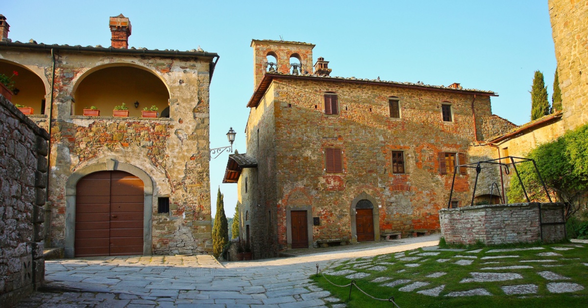 Questo è decisamente uno dei borghi fortificati più belli di tutta la Toscana! Risale a più di 700 anni fa | PaesiOnLine