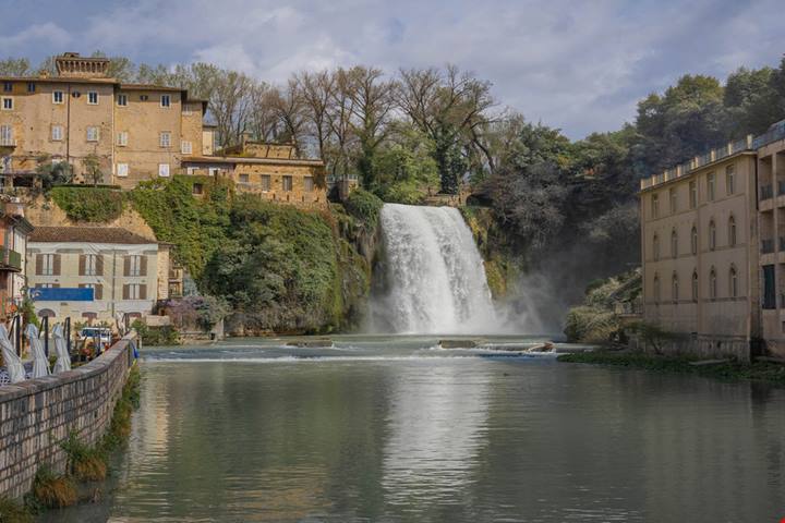 Caldo da record? Per una gita rinfrescante abbiamo selezionato 5 tra le cascate più belle d'Italia: ecco quali sono