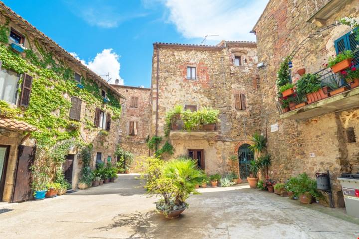Ecco 3 borghi nei dintorni di Grosseto che nei secoli hanno mantenuto un'atmosfera che risale agli antichi fasti del medioevo | PaesiOnLine