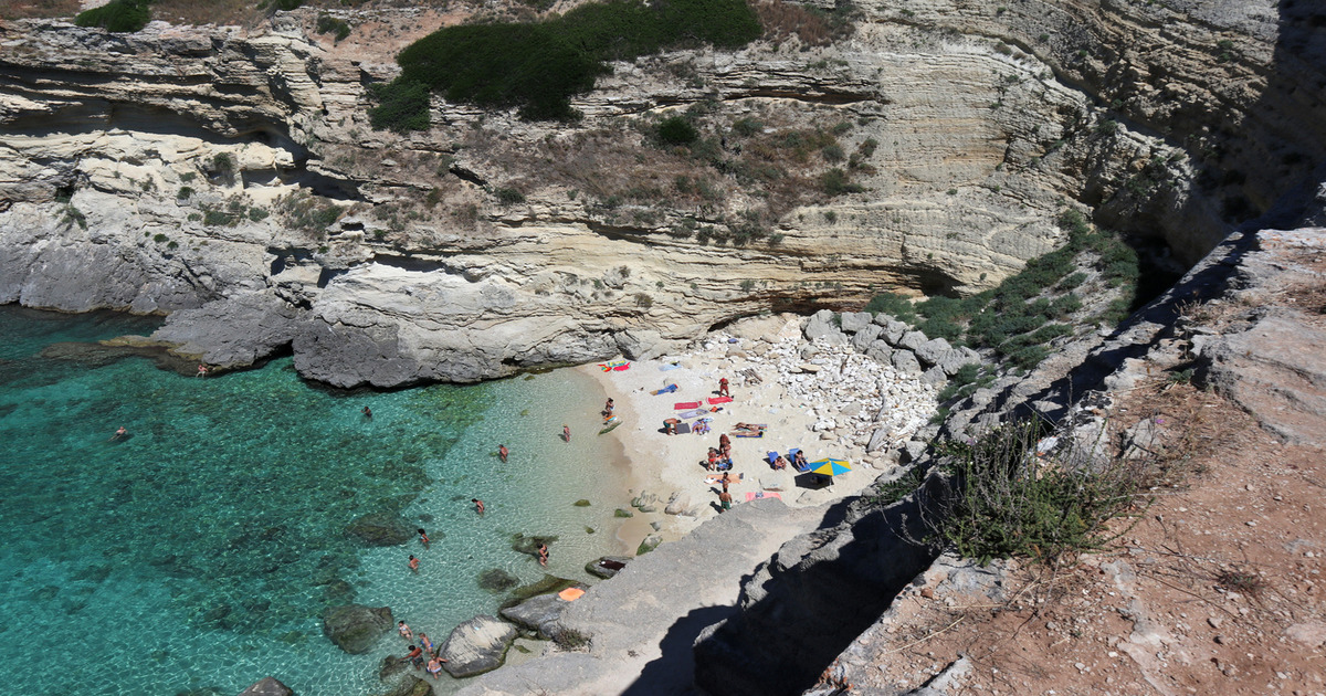 In Salento c'è la meravigliosa spiaggia dei cento scalini: raggiungerla sarà faticoso, ecco dove si trova