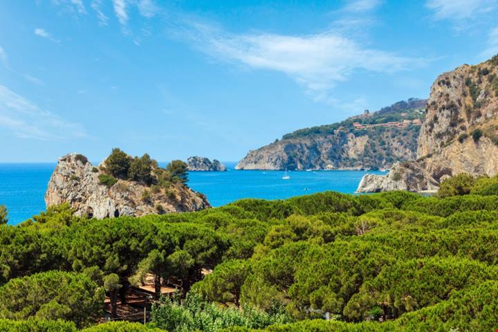 Cilento, alla scoperta del pittoresco borgo marino noto per le sue bellezze naturali e il suo fascino inebriante