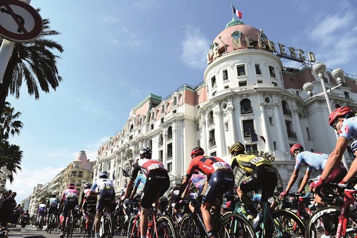 Il Tour de France e le meraviglie cicloturistiche della Francia