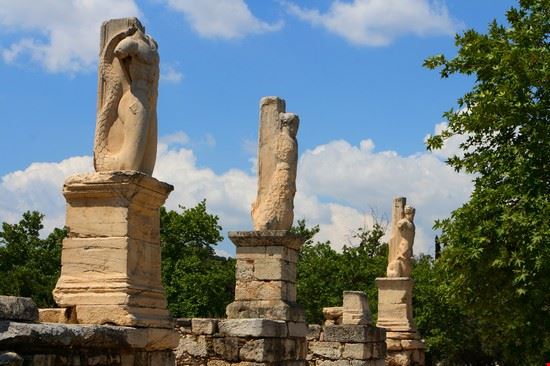Agorà Fonte: Ariy - ©Shutterstock Ariy - ©Shutterstock Ariy - ©Shutterstock