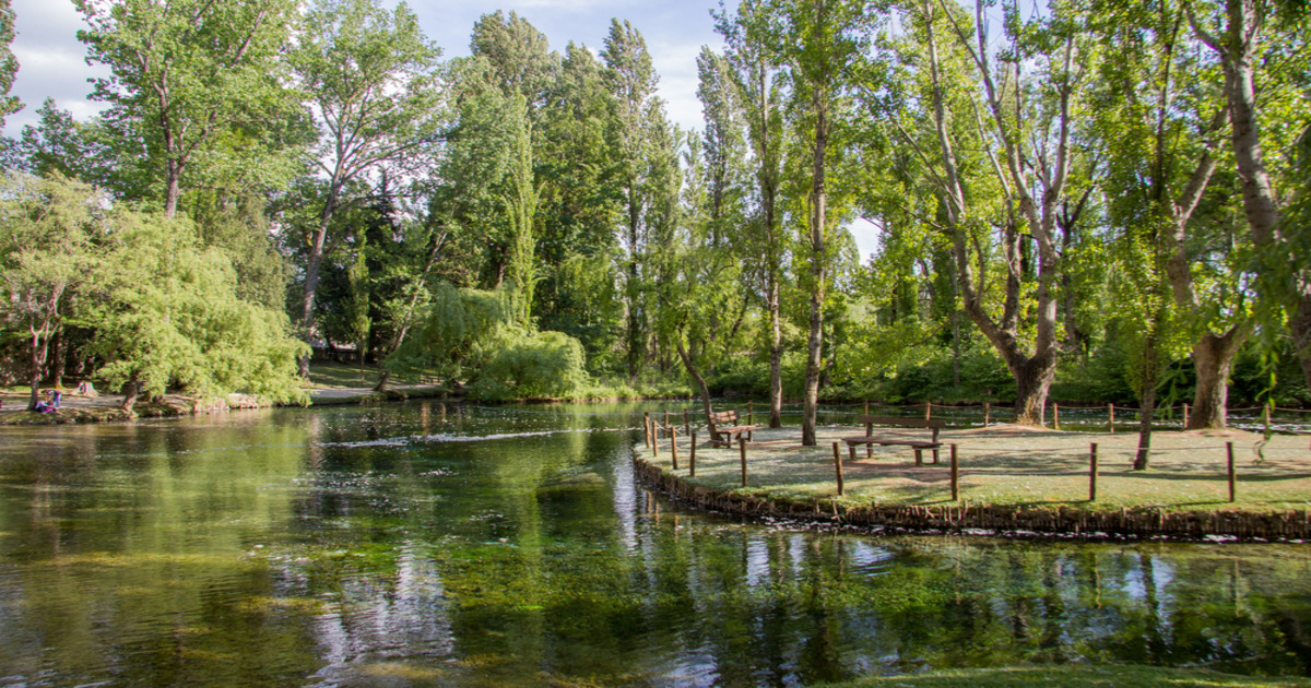 Anche nel bel mezzo dell'Umbria c'è una fantastica oasi di fresco e natura: non lontano da Foligno c'è un angolo di paradiso
