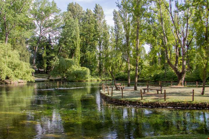 Anche nel bel mezzo dell'Umbria c'è una fantastica oasi di fresco e natura: non lontano da Foligno c'è un angolo di paradiso