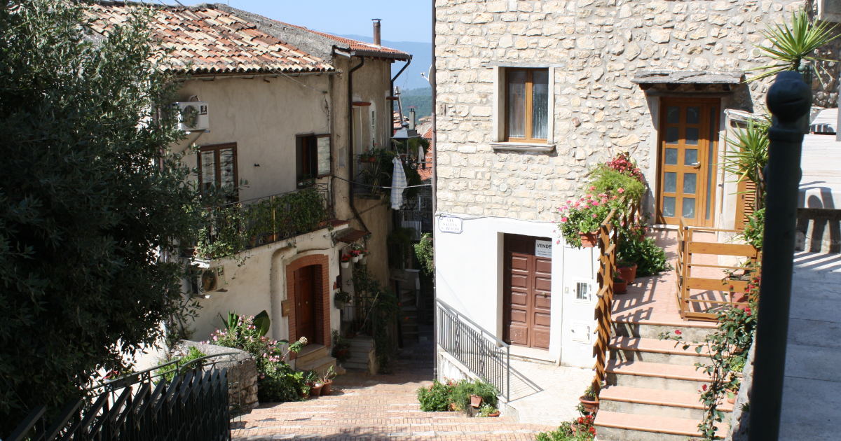 Ottati, il borgo-terrazza del Cilento con una piazza… a scacchi | PaesiOnLine