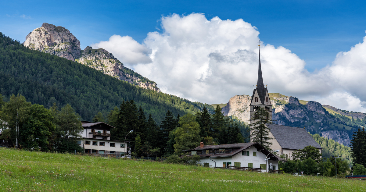 Le Dolomiti in estate sono uno spettacolo unico: ecco 3 località di montagna che non puoi perderti con il sole di Agosto