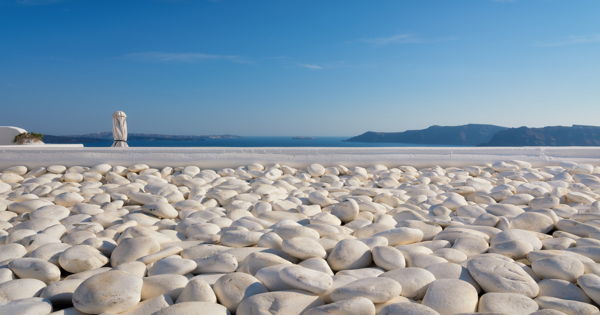 In Liguria, non troppo lontano dalla Costa Azzurra, si trova una delle spiagge considerate tra le più belle di tutta Italia