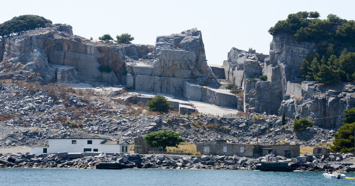 Non solo 5 Terre: in Liguria, nella provincia di La Spezia, c'è un'isola meravilgiosa per sfuggire alle mete tropppo turistiche