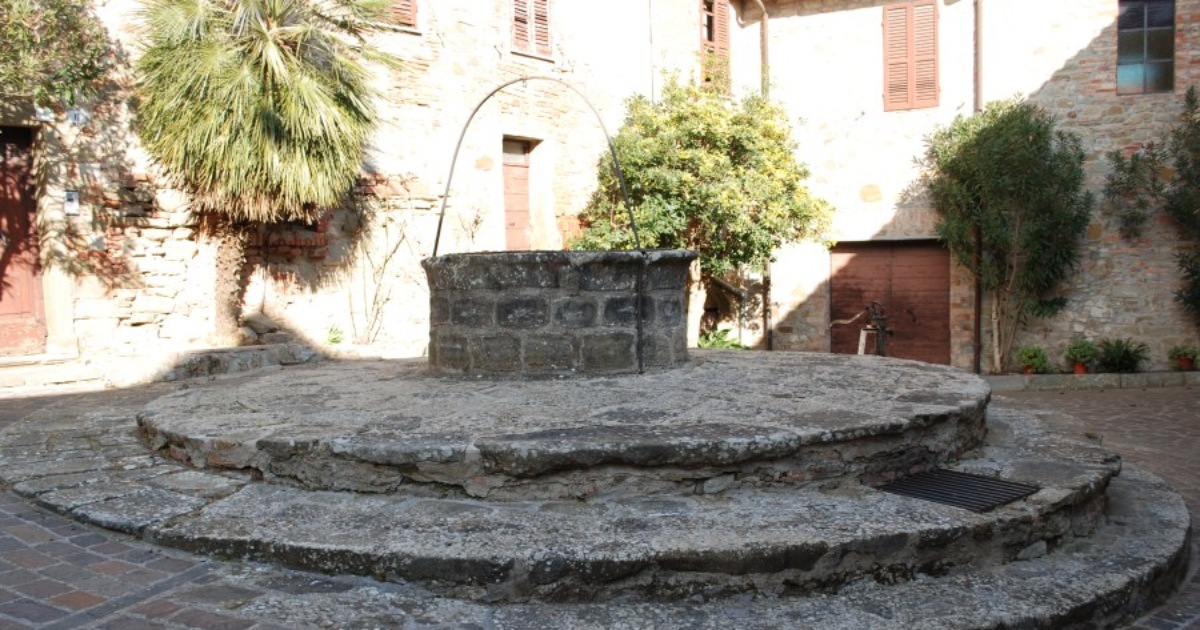 Sulla cima di una collina a pochi km da Perugia c'è un antico borgo medievale che risale al 1500 ed anche prima | PaesiOnLine
