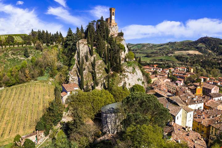 ll giorno di Ferragosto non scegliere il mare: fai visita ad uno di questi 3 borghi in collina per una scelta controtendenza
