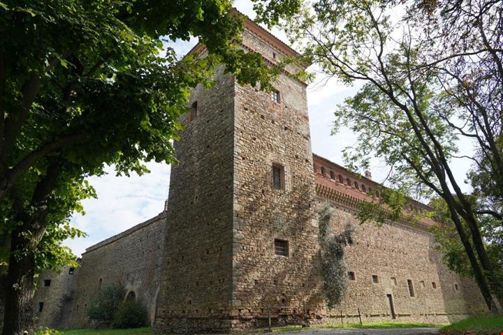 1701451383_castello-di-momeliano_2654761
