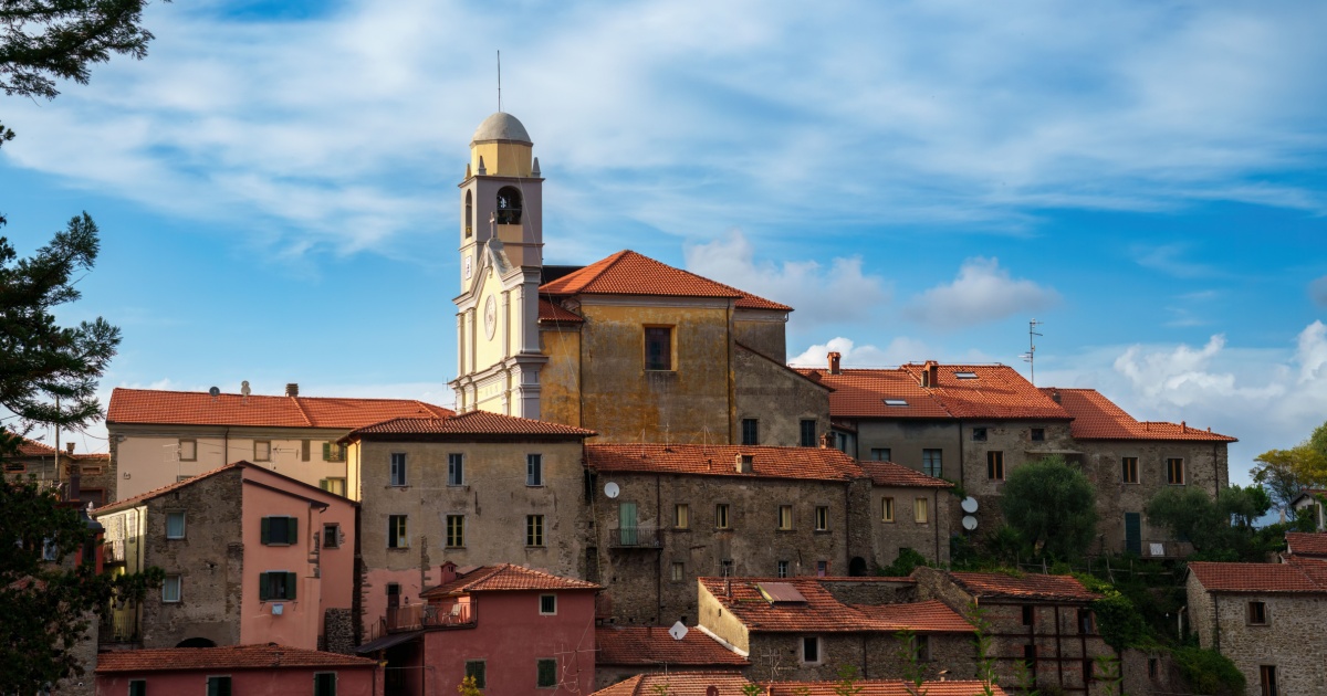 È in Lunigiana uno dei migliori borghi della Toscana: è un gioiello d'autunno