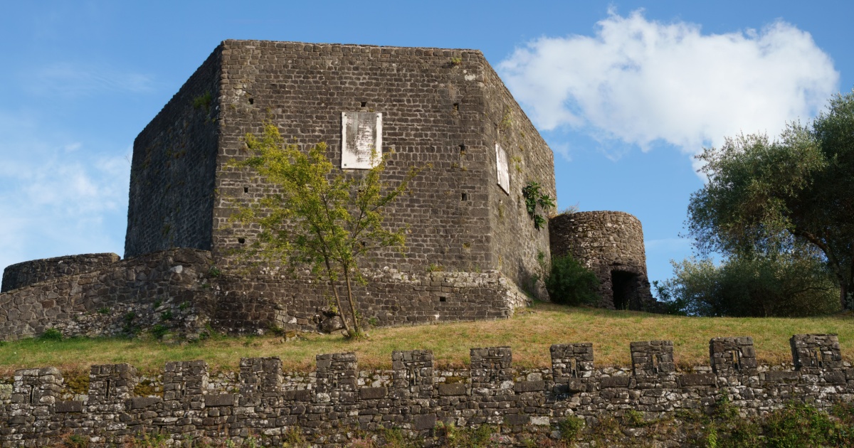 È in Lunigiana uno dei migliori borghi della Toscana: è un gioiello d'autunno