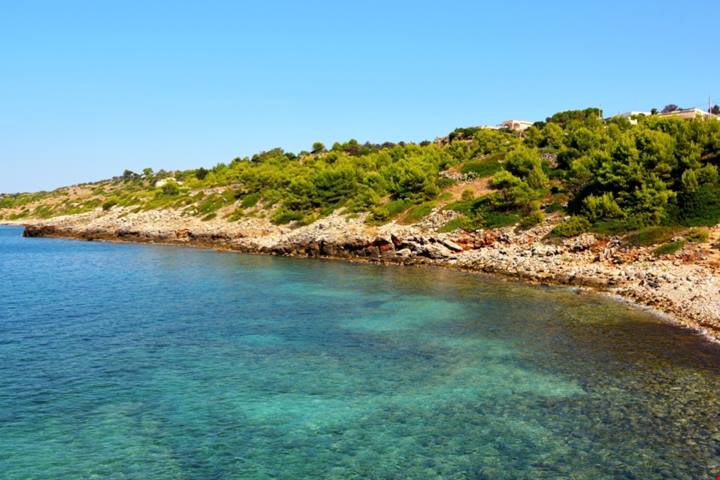 Nel cuore del Salento c'è un antichissimo borgo tutto fatto di roccia: è famoso in tutta Italia per un monumento davvero particolare | PaesiOnLine