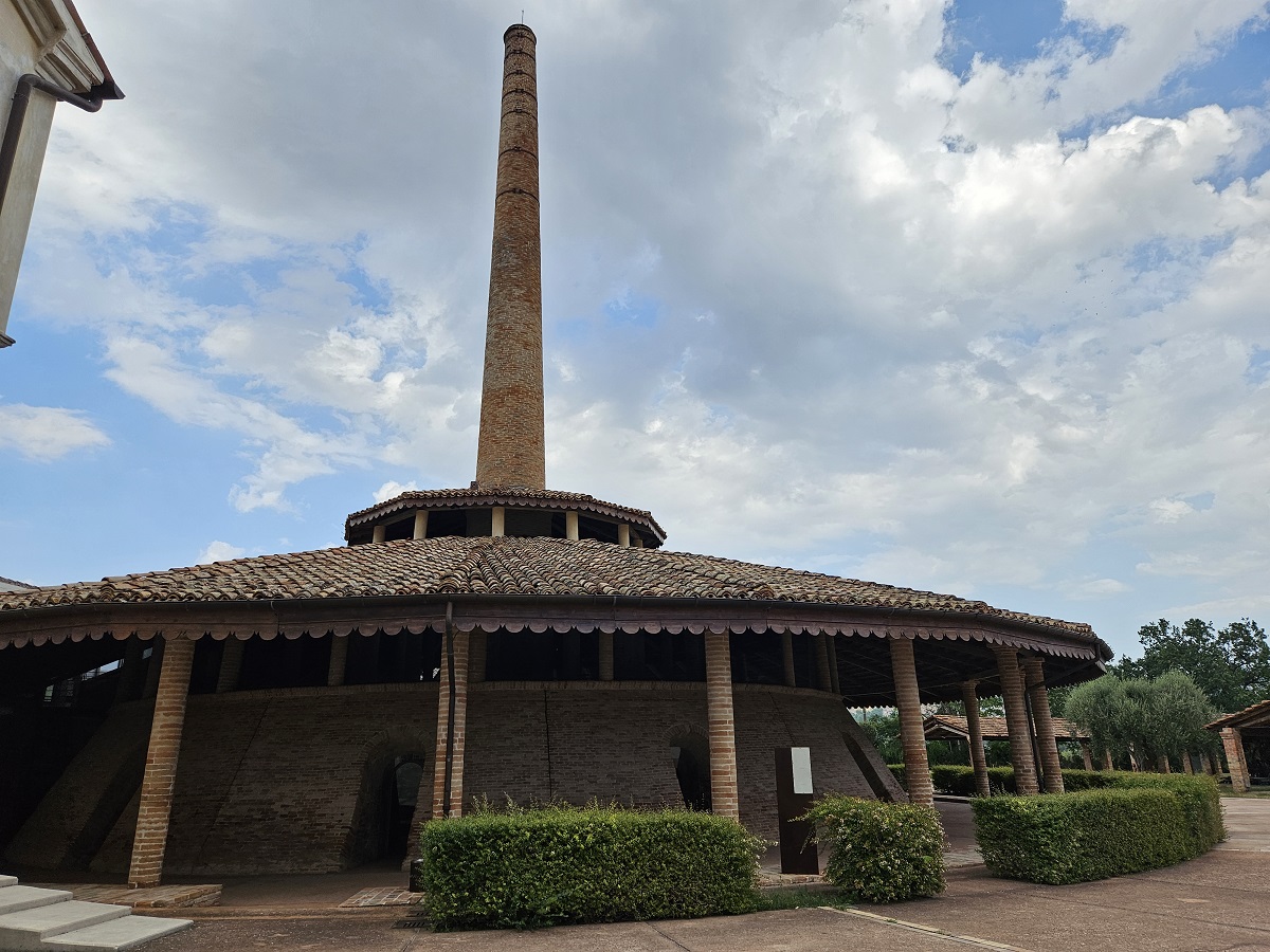 Alla scoperta dell'entroterra marchigiano: un viaggio tra storia, arte, fede ed enogastronomia - l'elenco dei luoghi su Google Maps