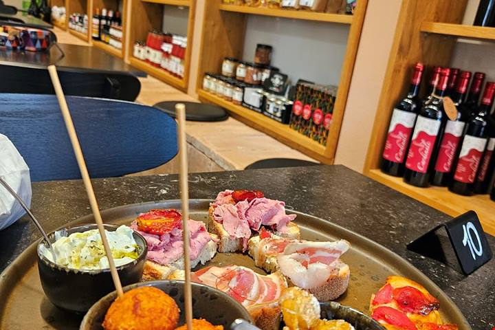 Alla scoperta dell'entroterra marchigiano: un viaggio tra storia, arte, fede ed enogastronomia - l'elenco dei luoghi su Google Maps