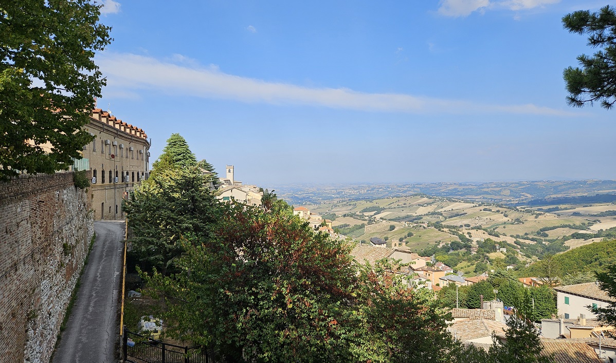 Alla scoperta dell'entroterra marchigiano: un viaggio tra storia, arte, fede ed enogastronomia - l'elenco dei luoghi su Google Maps