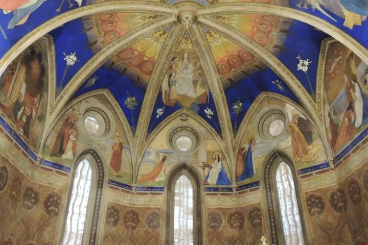 Tra boschi di faggi e rigogliosi gineprai c'è un antico ma pittoresco borgo medievale, da anni considerato tra i più belli dell'Umbria | PaesiOnLine