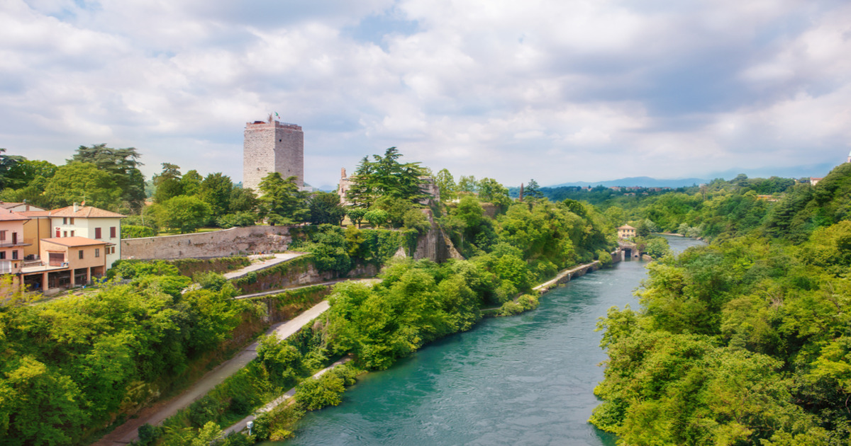 Si affaccia sull'Adda ed è una delle fortezze più misteriose di tutta la Lombardia: ecco cosa devi sapere su questo antico castello dal fascino unico