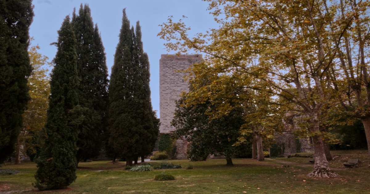 Si affaccia sull'Adda ed è una delle fortezze più misteriose di tutta la Lombardia: ecco cosa devi sapere su questo antico castello dal fascino unico