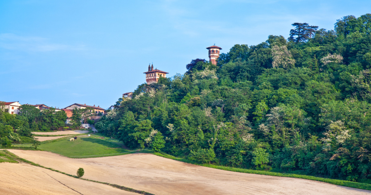 Nascosto nel Monferrato c'è un'imponente struttura merlata che ogni anno affascina turisti ed appassionati di storia medievale