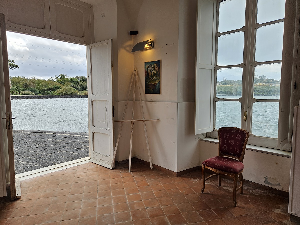Sul lago, una favolosa casa settecentesca dei Borbone: è la casa di Pinocchio del film di Comencini?