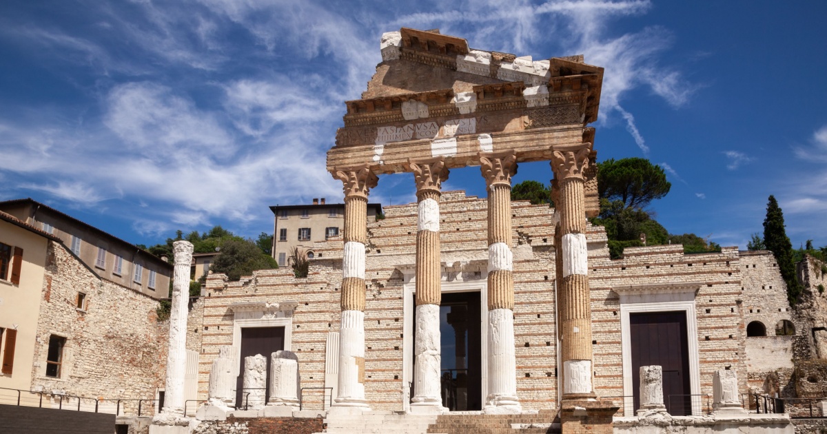 Sembrano i Fori Imperiali, ma siamo in Lombardia! Nel cuore di Brescia c'è un meraviglioso spaccato di antica Roma