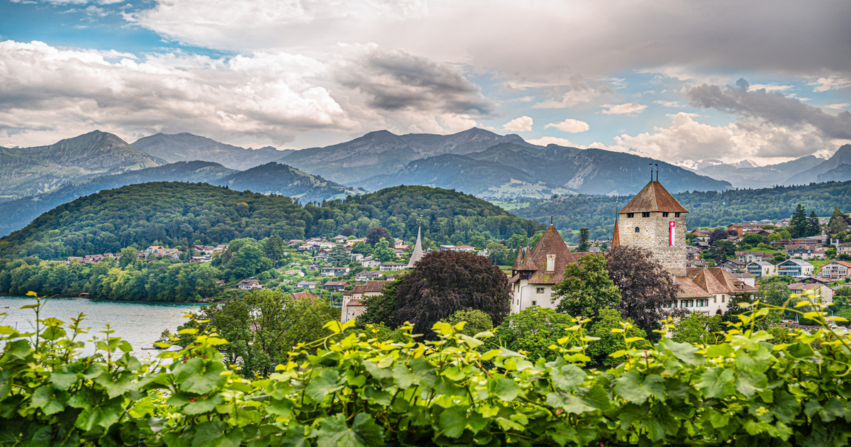 Elegante e sfarzoso, questo castello in Trentino sembra uscito da un negozio di porcellane, invece è tutto vero