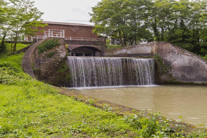 Da antica opera di ingegneria urbana a potenziale patrimonio UNESCO: ecco perchè questo canale nel nord Italia è così affascinante