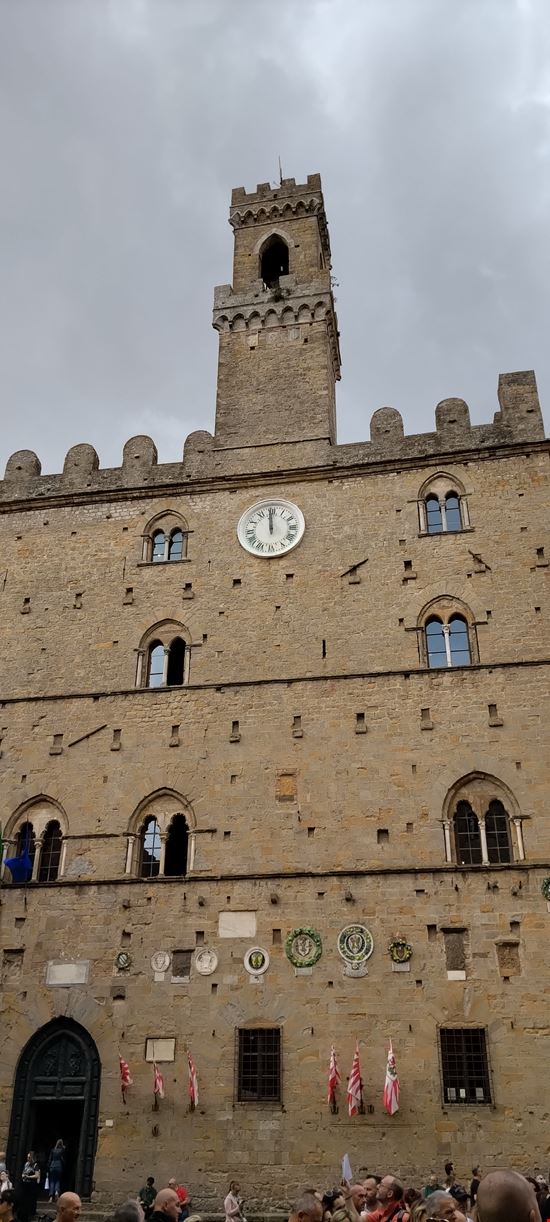 Palazzo dei Priori Volterra https://iviaggidelconiglio2023.blogspot.com/2023/10/volterra-pi-nella-citta-dei-volturi.html?m=1 