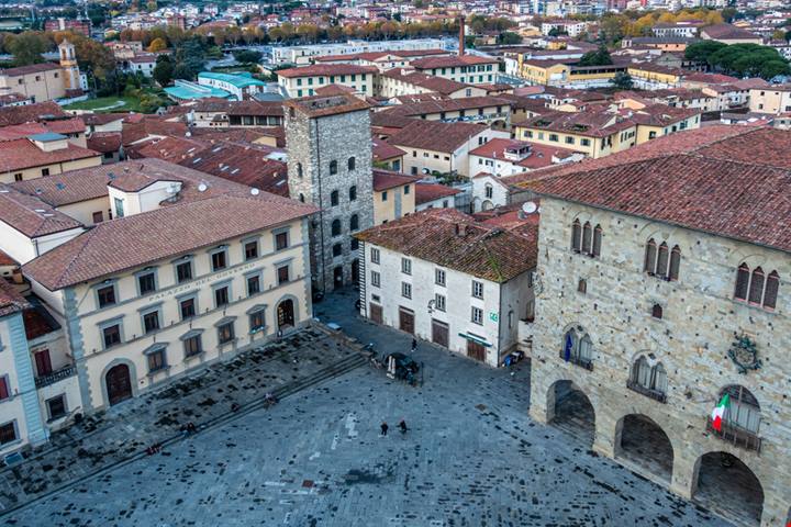 Nel cuore di Pistoia c'è un'antica cattedrale che custodisce un magnifico esempio di oreficeria medievale: lascia tutti a bocca aperta