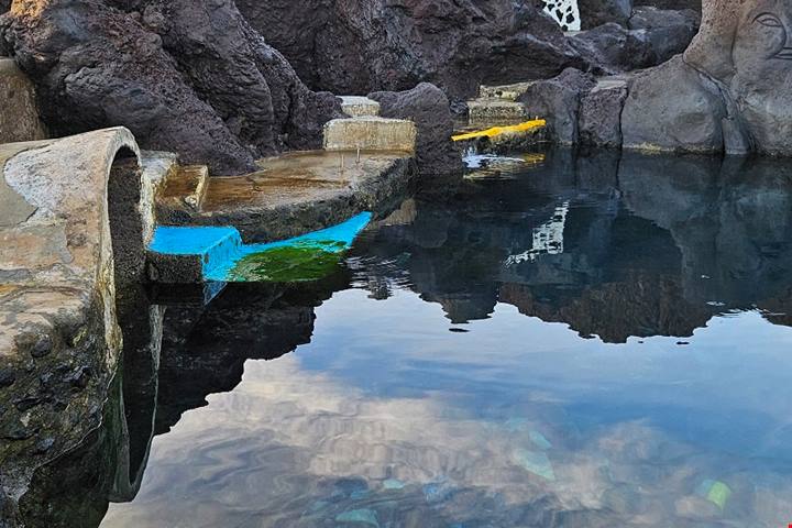 L’isola sperduta nell’Oceano Atlantico, in parte emersa da una eruzione nel secolo scorso