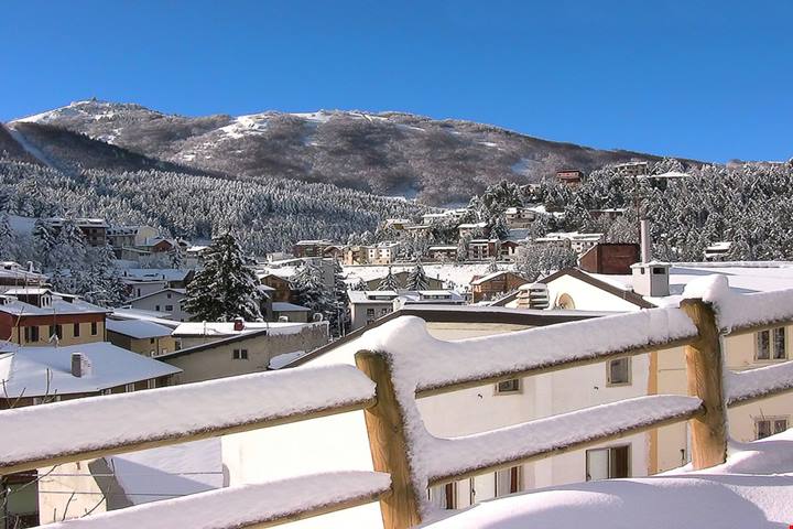 C'è un piccolo comune di 1000 abitanti in Abruzzo che ogni anno dà filo da torcere alle meravigliose Dolomiti, ecco perchè