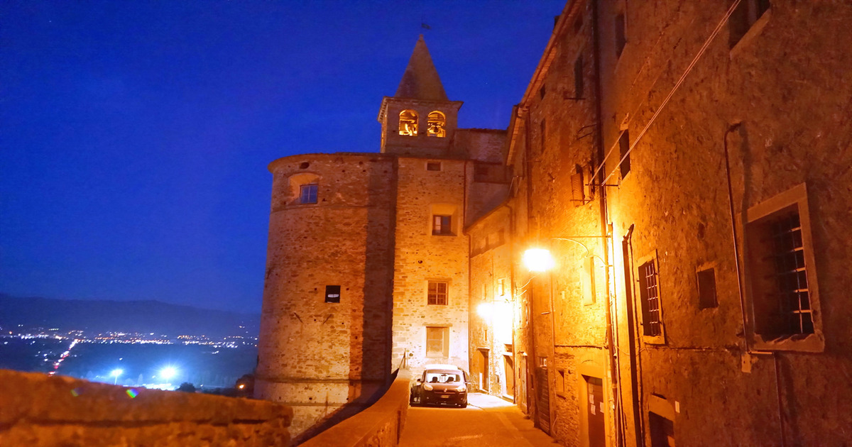 Ancora in dubbio per l'8 Dicembre? C'è un borgo nascosto tra le colline della Toscana pronto ad illuminarsi in maniera speciale durante la festa dell'Immacolata 