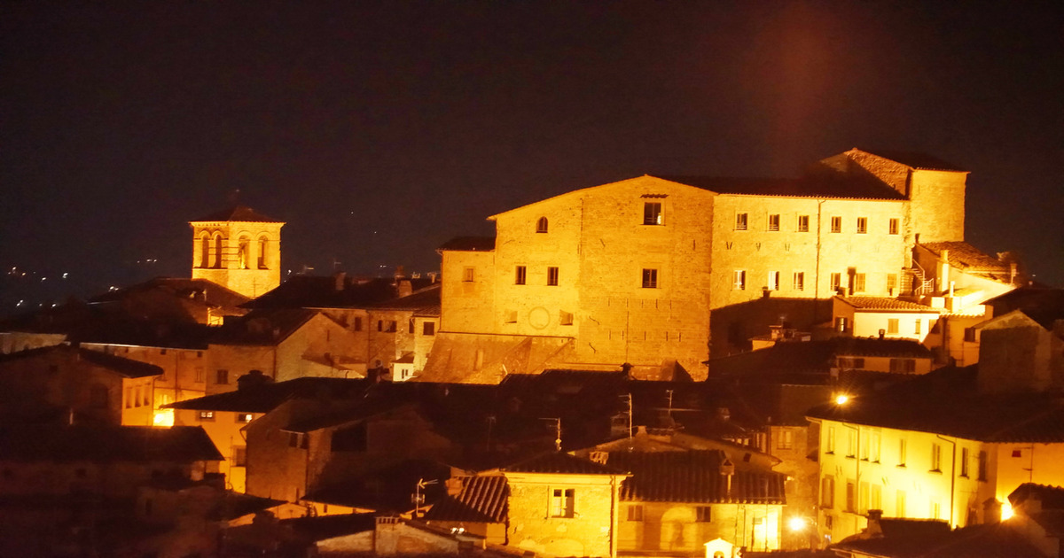 Ancora in dubbio per l'8 Dicembre? C'è un borgo nascosto tra le colline della Toscana pronto ad illuminarsi in maniera speciale durante la festa dell'Immacolata 