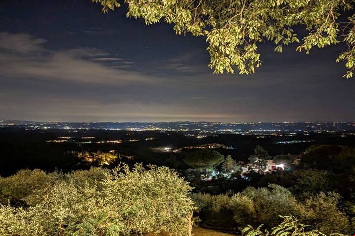 SI trova in Toscana ma sembra di essere in Lapponia: solo per qualche giorno le strade di questo antico borgo medievale si trasformeranno in un villaggio di Natale