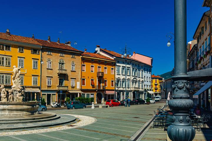 La capitale della cultura 2025? Sarà l'unica città d'Europa divisa tra due nazioni, l'Italia e la Slovenia! Ecco di quale parliamo