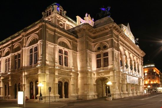 Wiener Staatsoper  Fonte: Natalia Belotelova - ©Shutterstock
 Natalia Belotelova - ©Shutterstock
 Natalia Belotelova - ©Shutterstock
