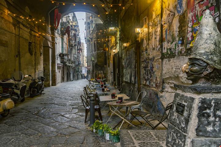 Premiata la città dove si mangia meglio al mondo! Un indizio? Si trova in Italia e ci fanno la pizza più famosa del globo